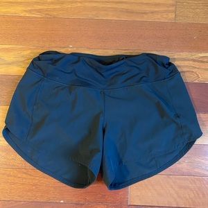 Lulu lemon speed up Mid rise short 4”